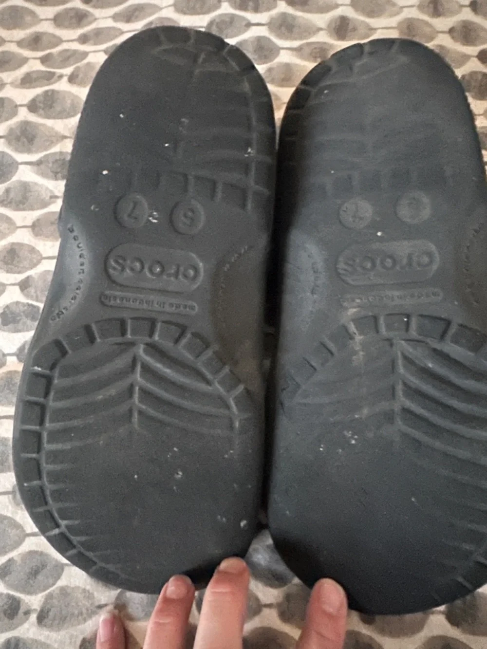CROCS Kids Black Classic Clog - Picture 3 of 5